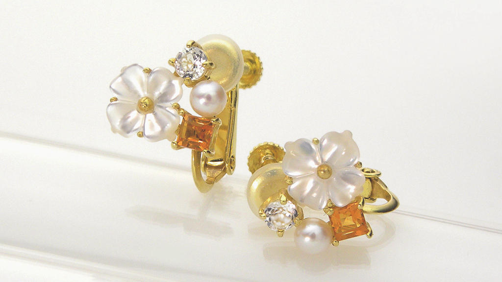 産学連携で生まれた4種のパールアクセサリーが、若い女性たちに勇気と