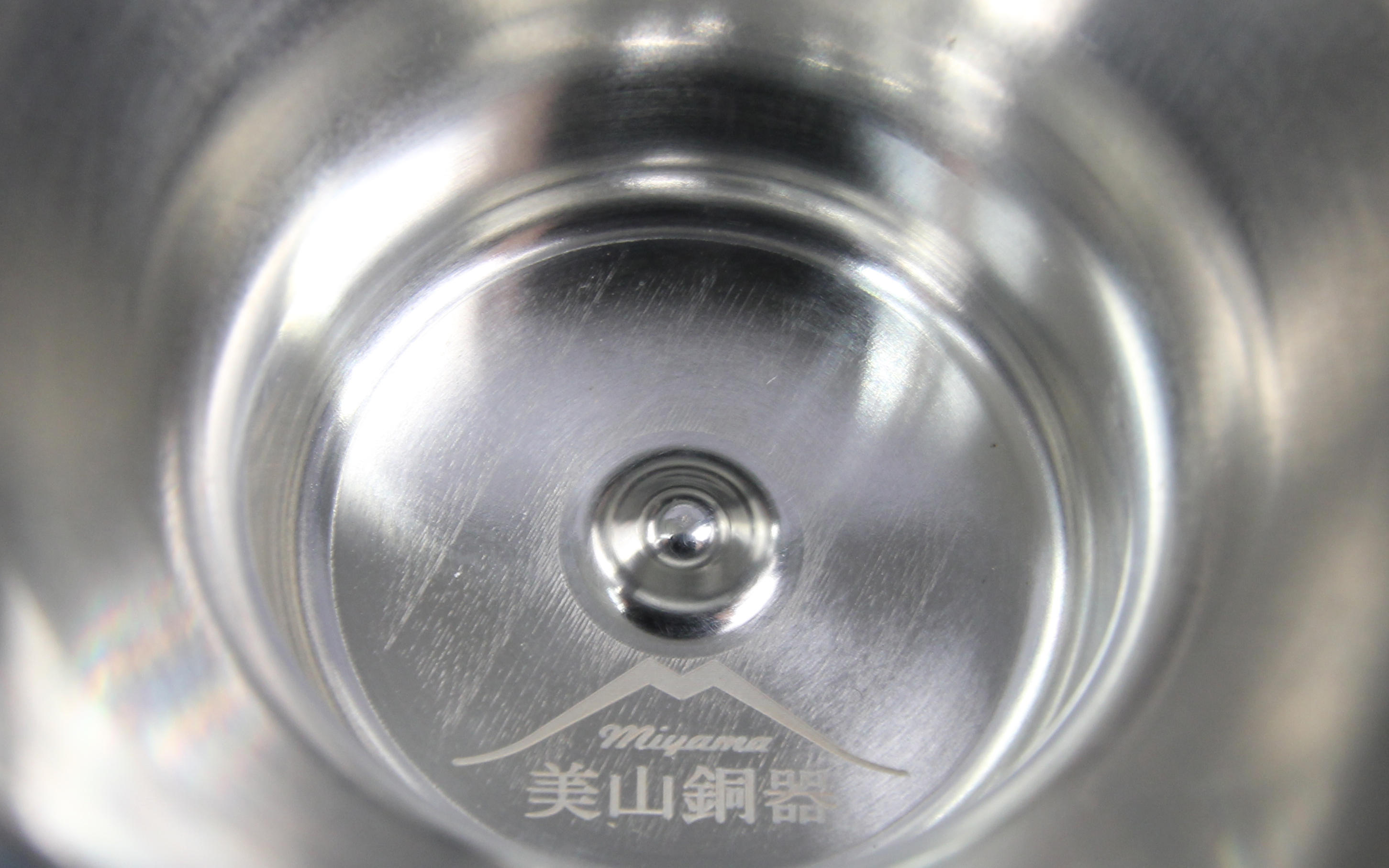 水栓製造技術を生かしてつくった純銅鋳造品。飲み物の味わいを引き出す