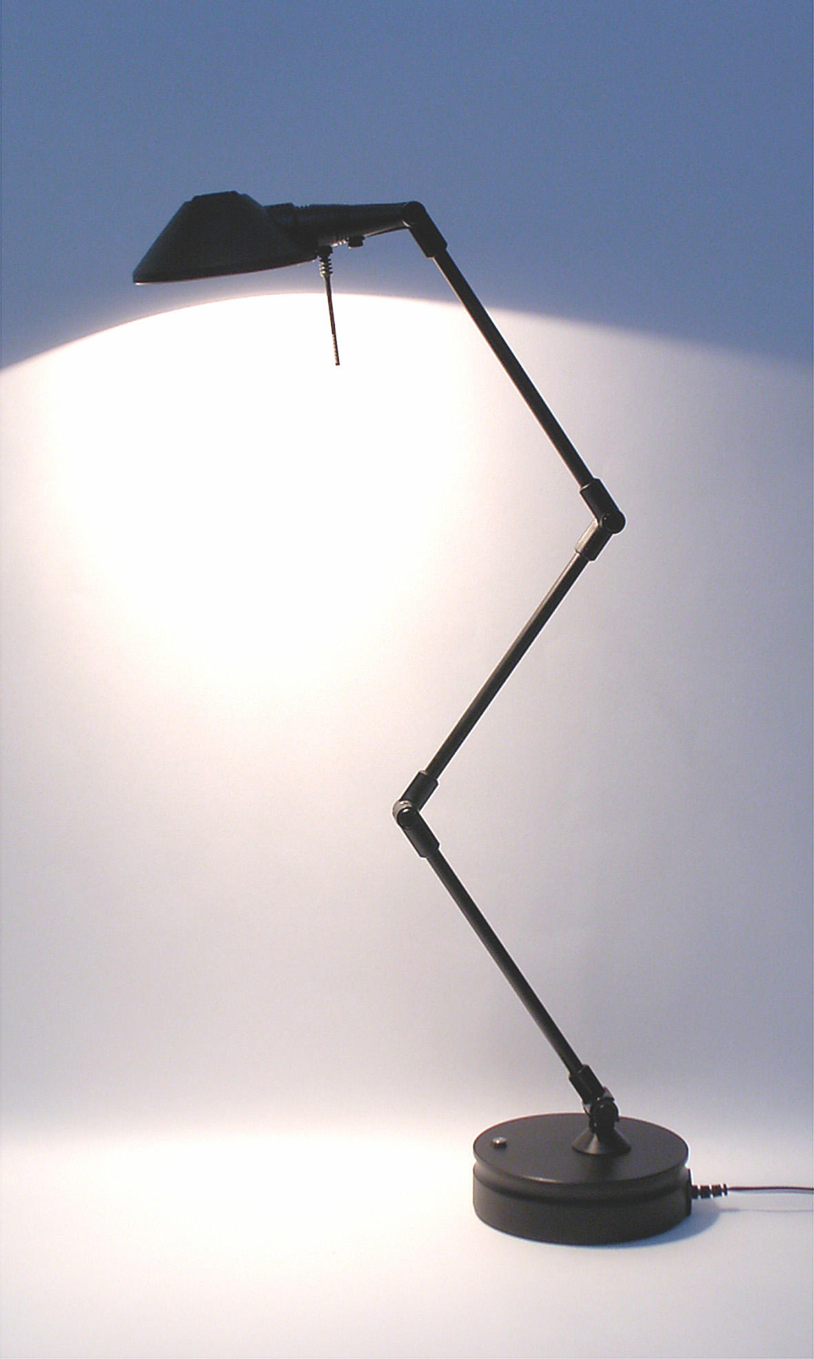 プロタスクランプ クランプ型 アルミ３本アーム/白色LED NCL-712D プロタスクランプ、ミニタスクランプ、紫外線ＵＶ機器等製品紹介