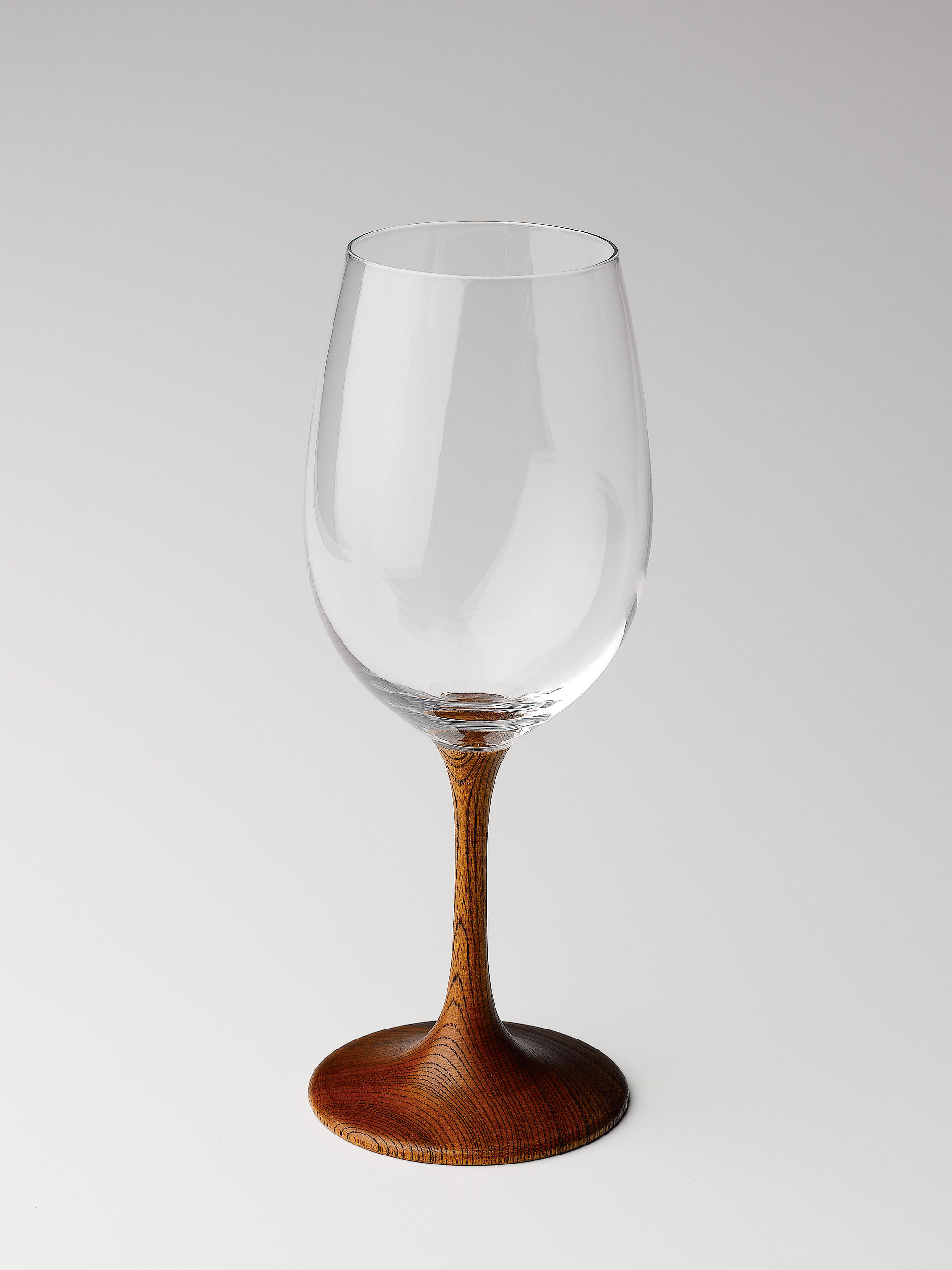 漆の技を感じるワイングラス「JAPAN Glass」プロジェクト | クラウド