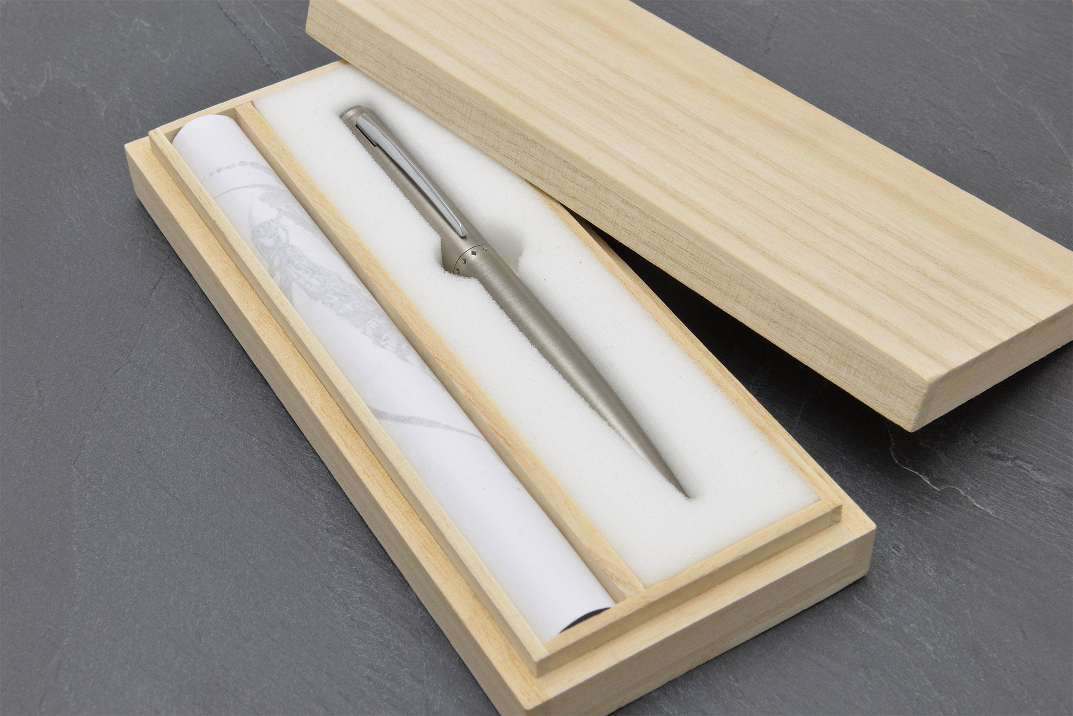 TSURUGI…覚悟を持って今を生きるすべての人へ。無垢素材の切削で仕上げ