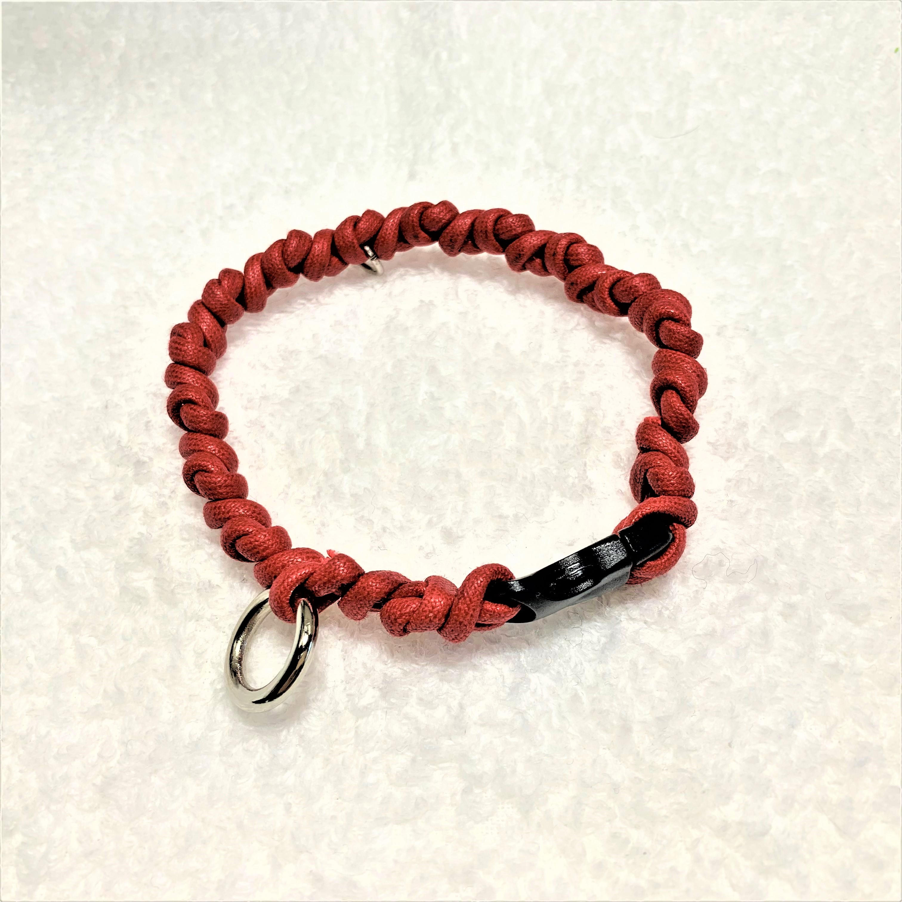 情熱的な真っ赤なマクラメ編みの犬首輪 - ([古くて新しい
