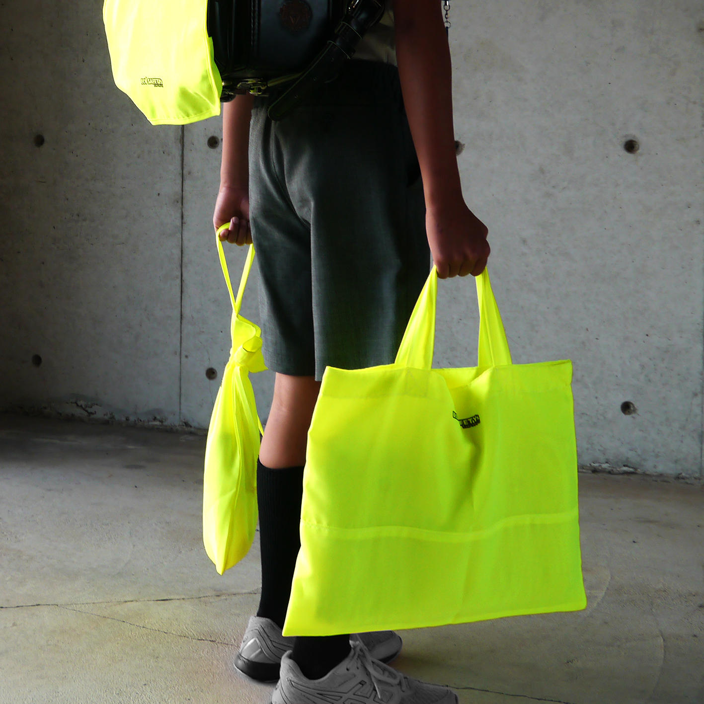  SELFIRDGES & CO. イエローバッグ ラッキープリーツキャンバスリーフショッパー(S)サフランイエロー