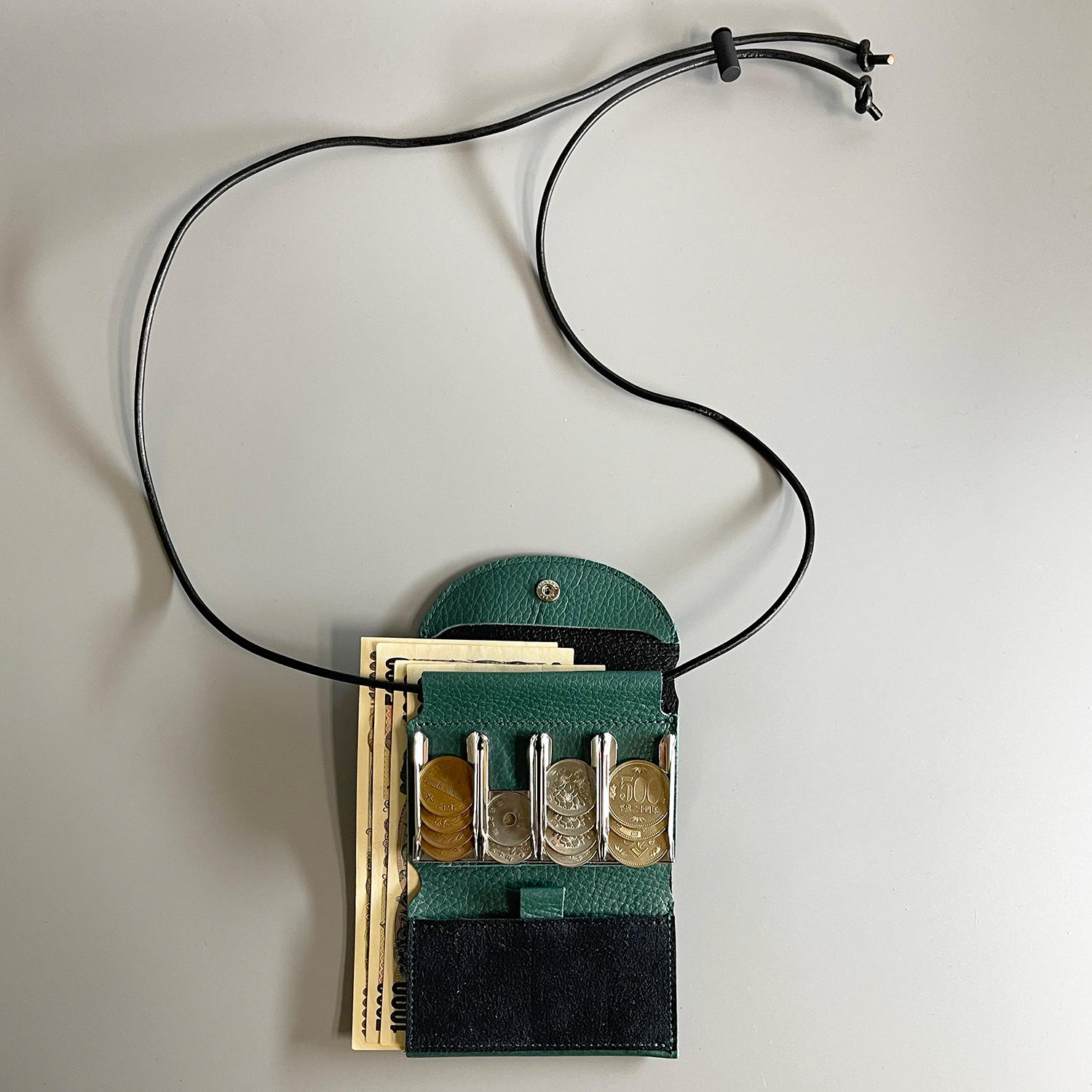 boclef×池之端銀革店 コインキャッチャーネックウォレット ブラックの boclef×池之端銀