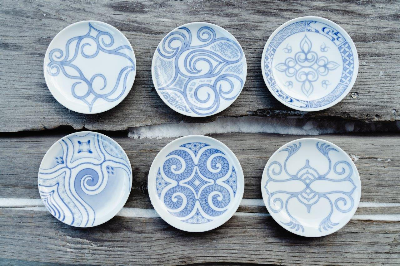 アイヌ文様有田焼 染付皿 4寸 6枚セット - (北海道・阿寒湖