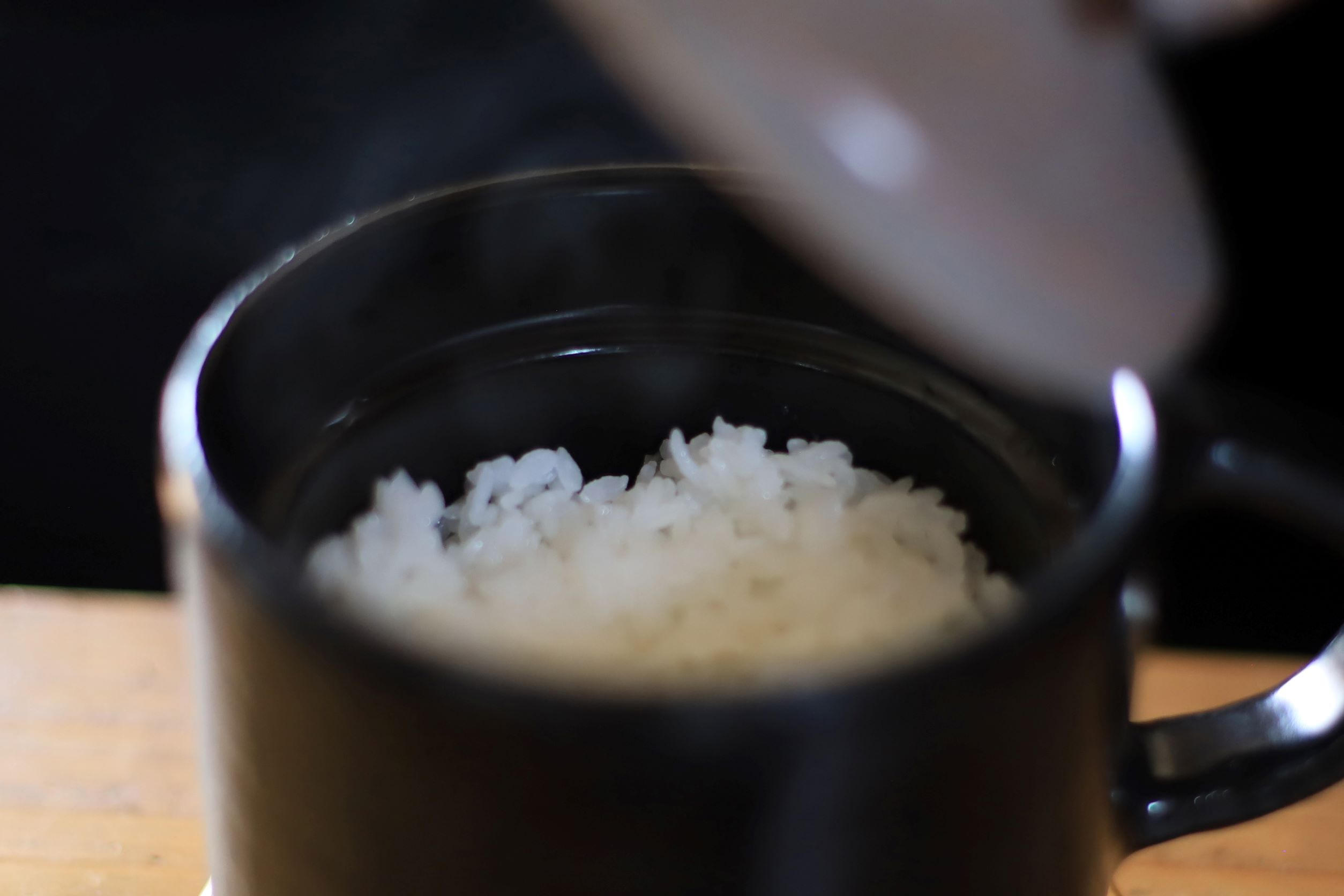 ソロ活にも最適！おいしいお米が簡単に炊ける本格土鍋を新開発。0.7合