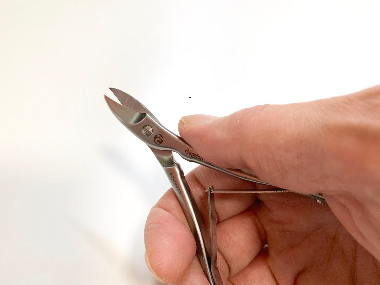 少ない力でもスムーズに爪が切れる、軽くて使いやすいドイツ製の