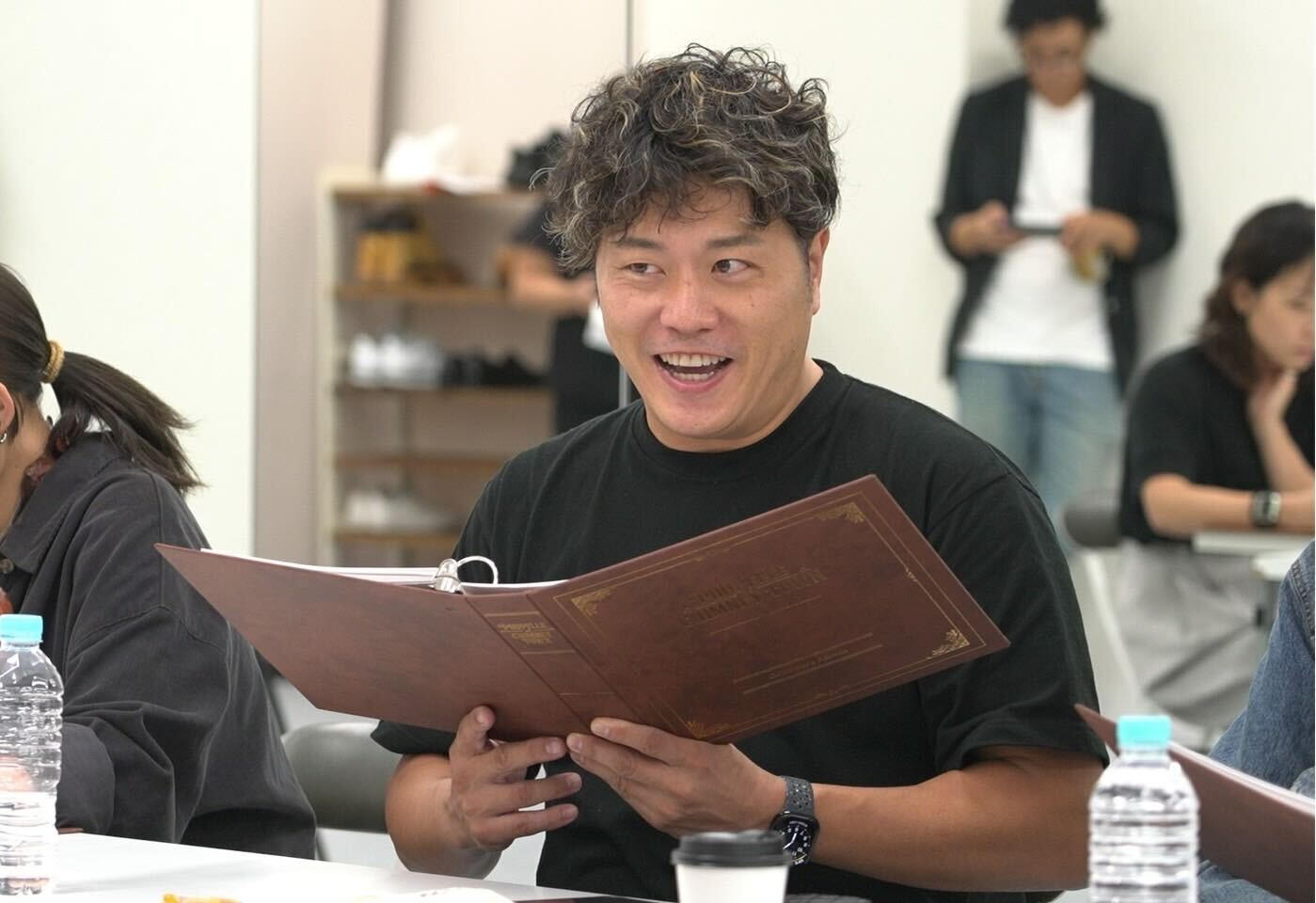 今夏に上演されるファミリーミュージカル『えんとつ町のプペル』の台本