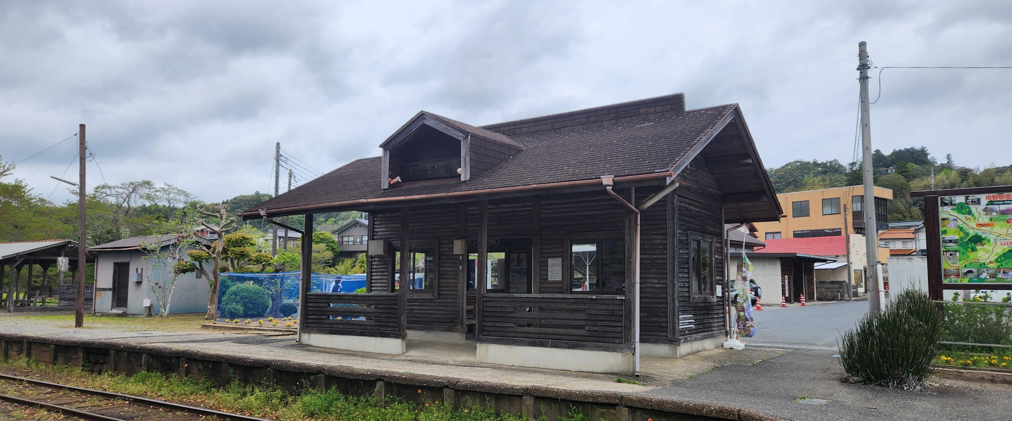 2つの鉄道が織り成す風に願いを込めて。上総中野駅かざぐるまオブジェ