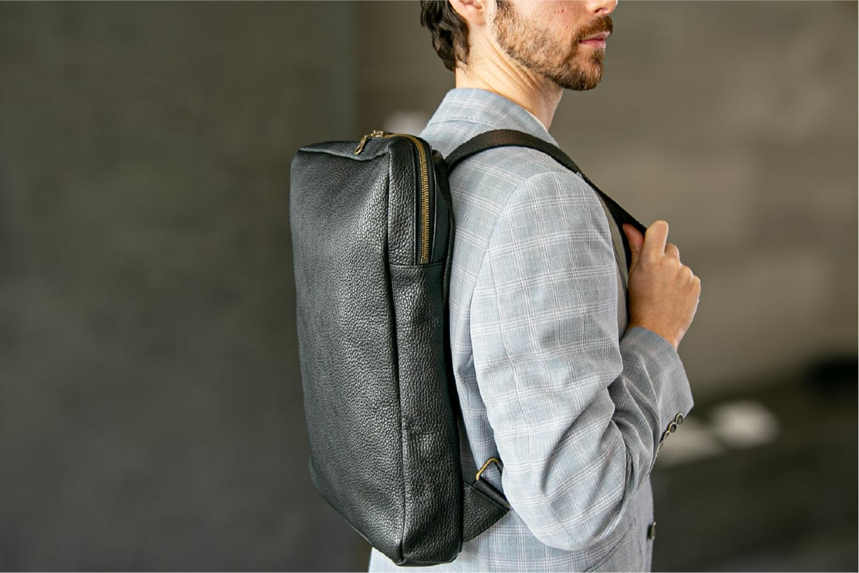 ジャストサイズの新基準」─都市生活のために生まれた撥水イタリアン