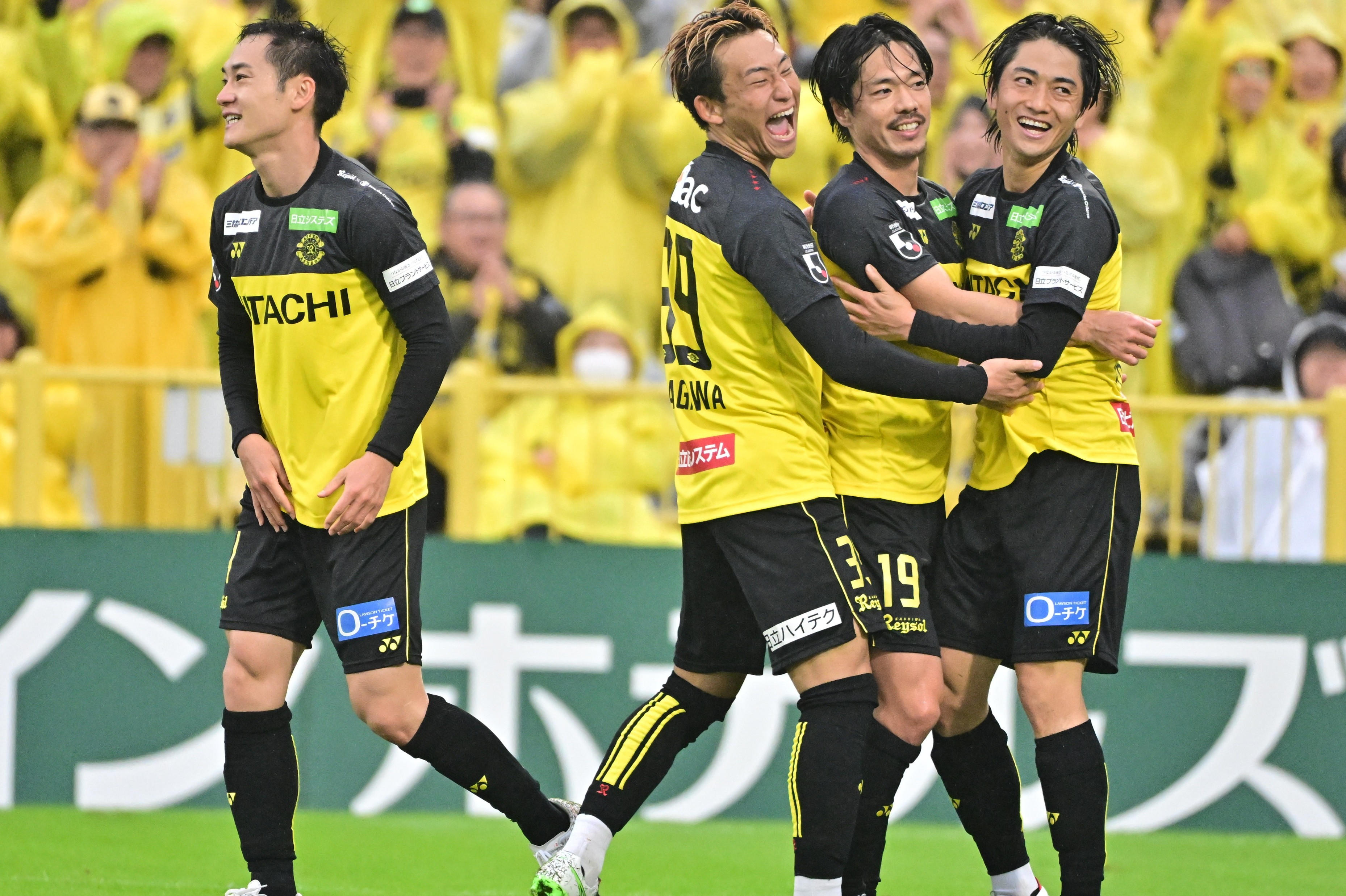 特別大会開幕記念】レイソルエクスプレス、発進！ラッピング車両に乗っ