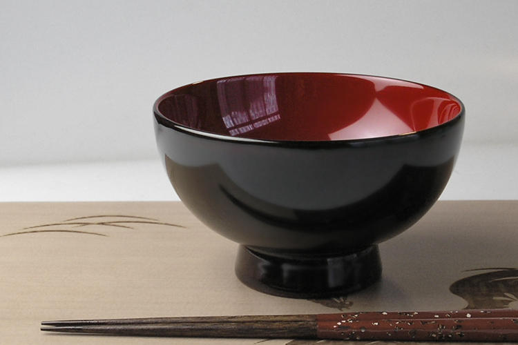 青色の漆器 人物画付き 自分で塗るごとに深みが増すブルーグレー。青漆の魅力を体験して