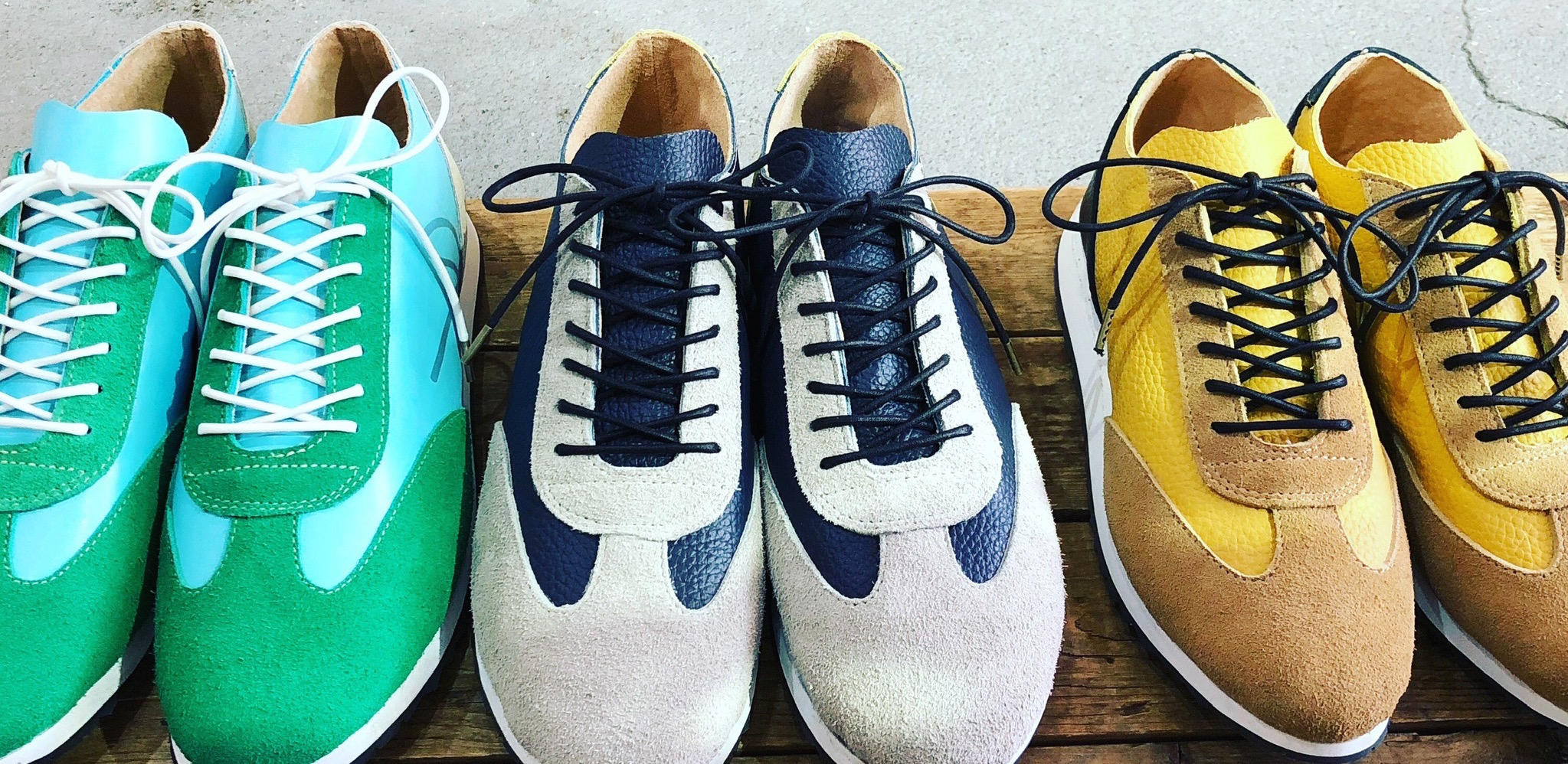 足に優しい、1枚革で作るバレエシューズのようなスニーカー