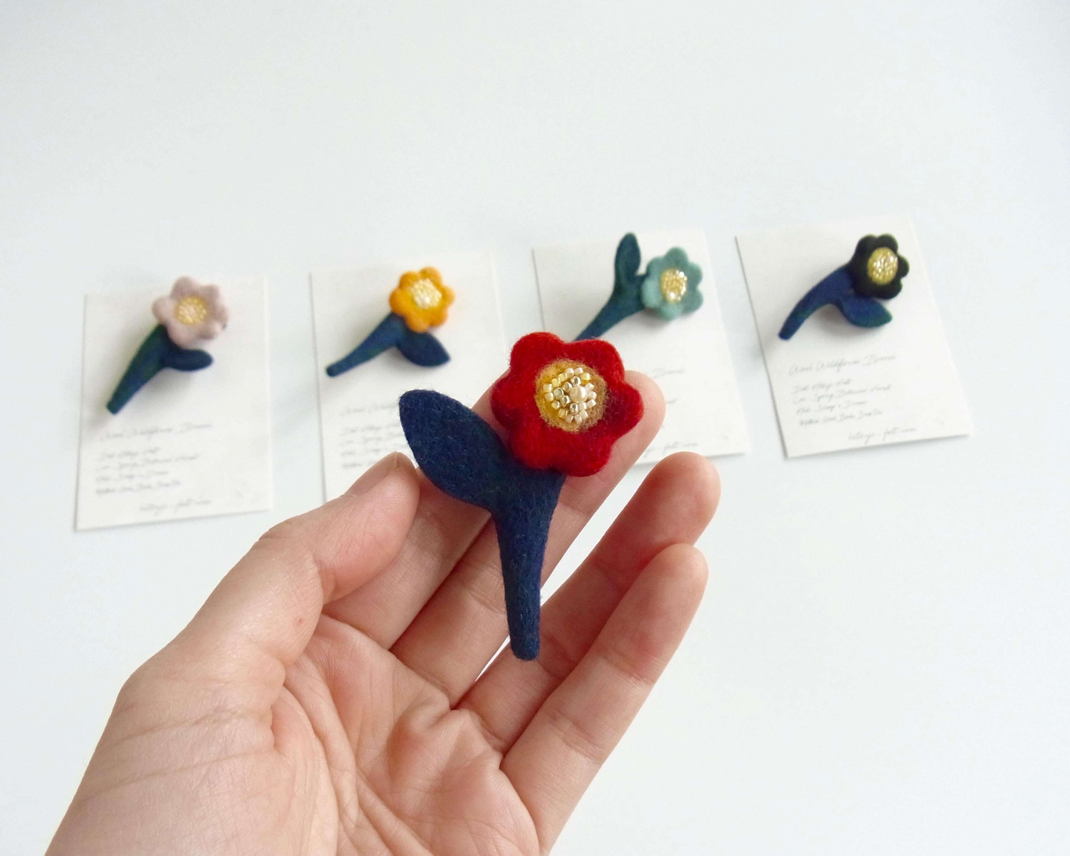 ヒツジフエルト縮絨室、初めての本づくり。「みんなに楽しんでもらえる