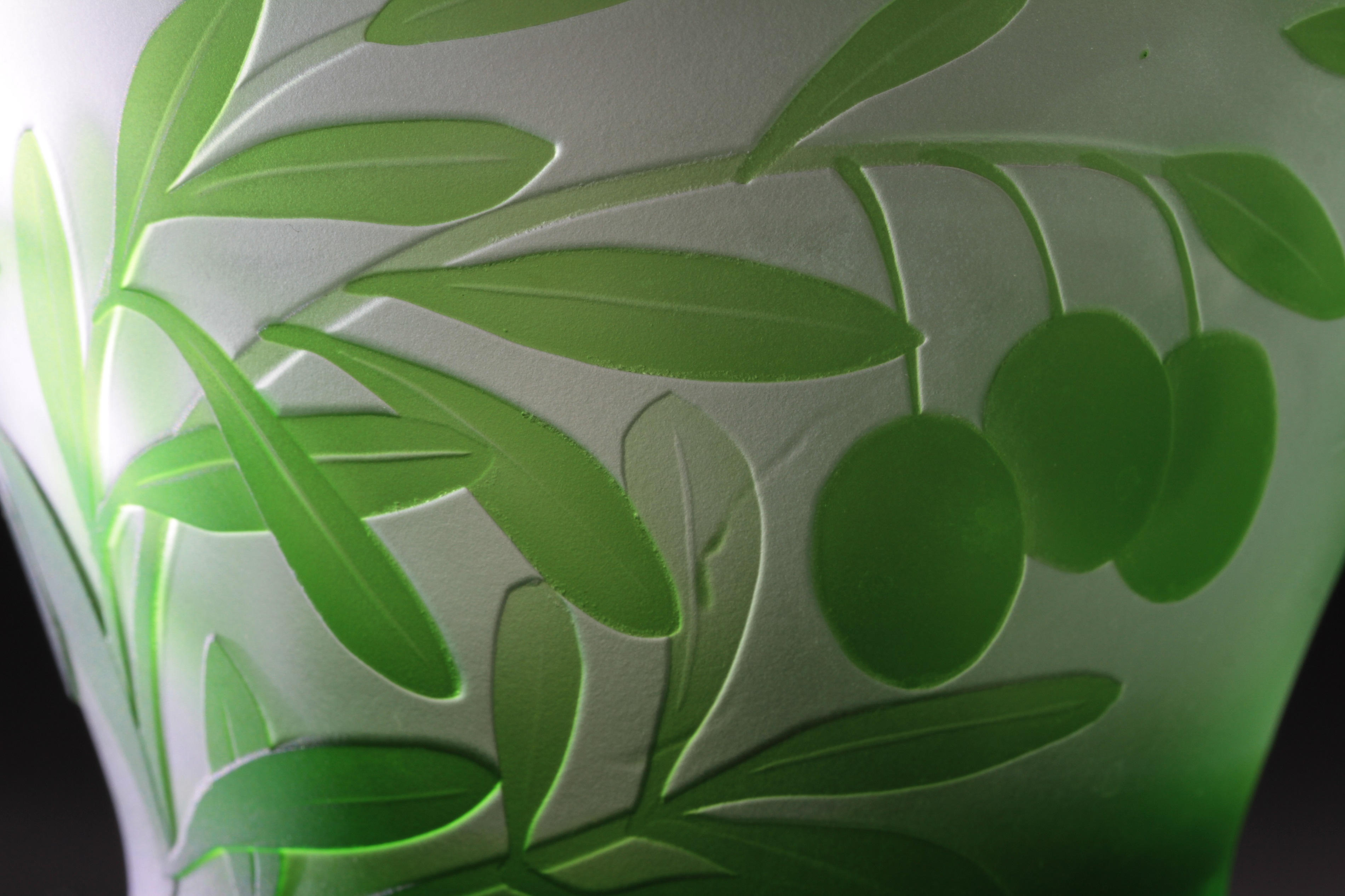 新品未使用 クリスタルガラスの葉の器 fit=scale-down,w=1200