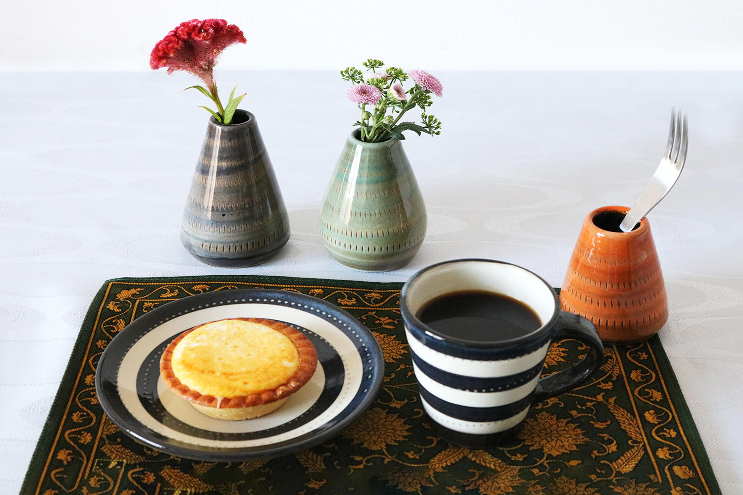 おうち時間に彩りと遊び心を！カラフルでかわいい小石原花器・小物立て