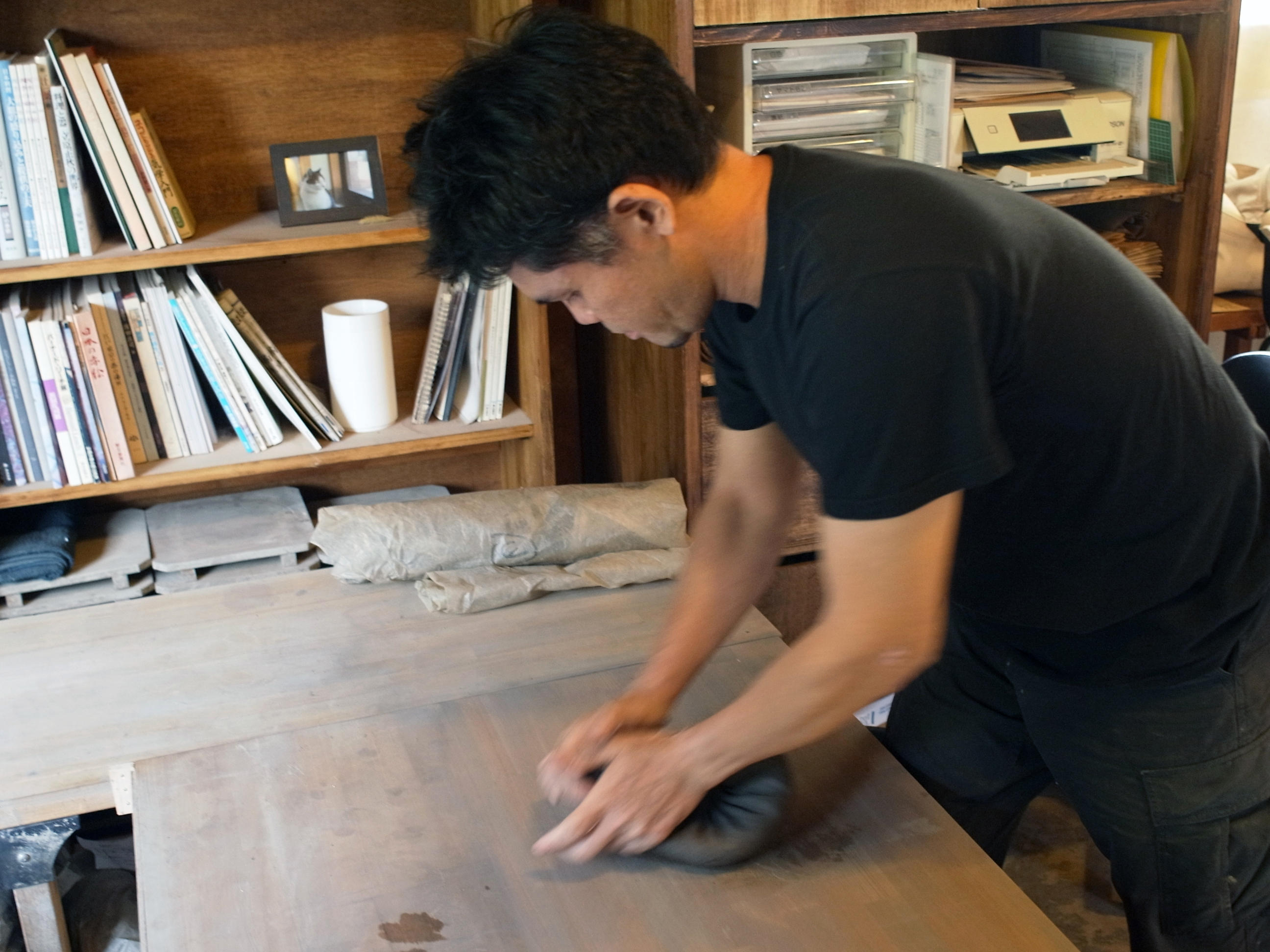 安藤騎虎］テレワーク時間を豊かにする、モダンな備前焼コーヒー