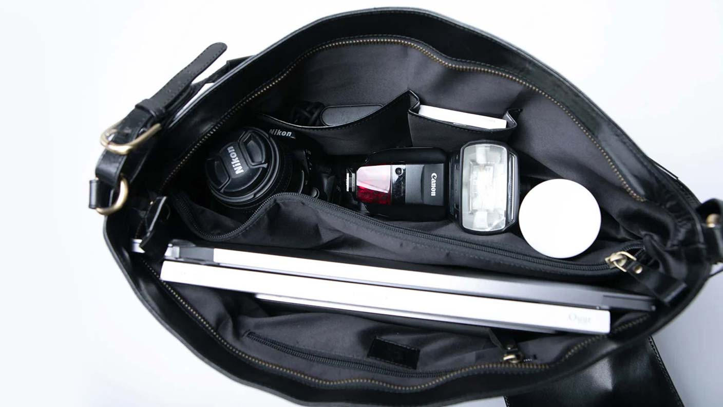 身体にフィットしてビジネスマンの移動を快適に【防水レザー 大容量