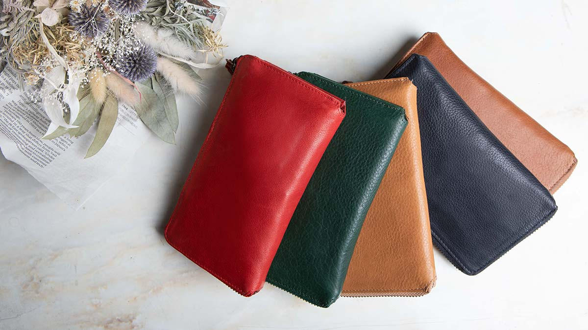 モーリー出品 軽く、やわらかい、ソフトレザーにひとめぼれ。収納力抜群の小さい長