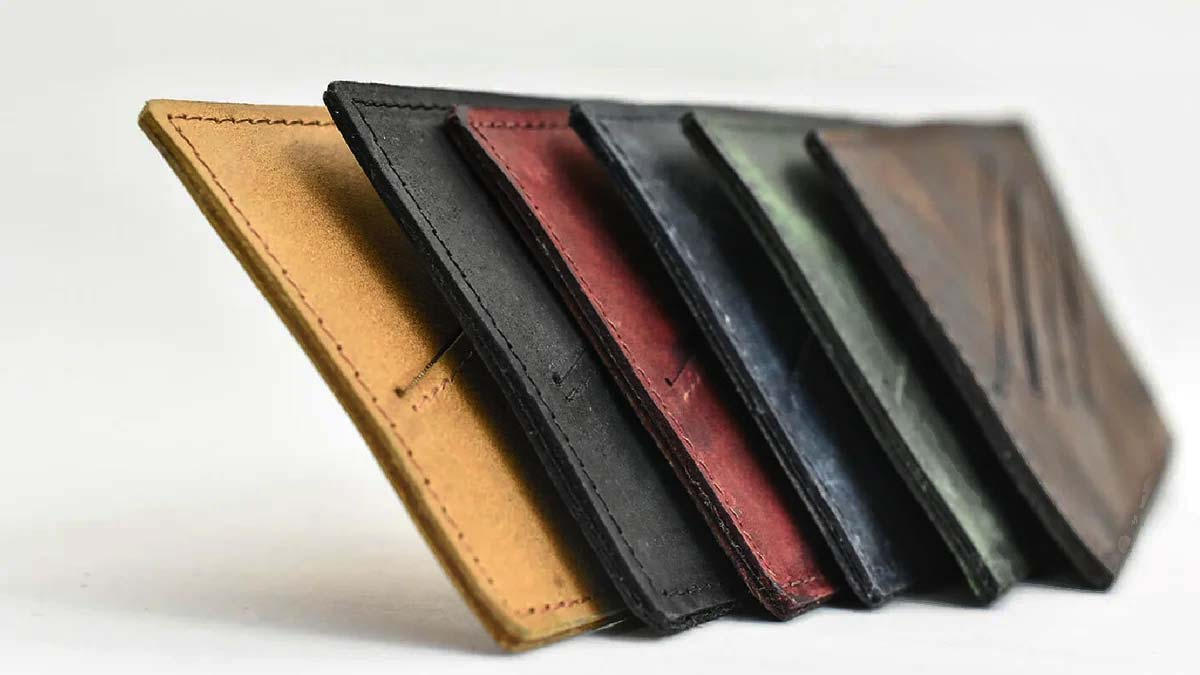 財布の容量不足を解消する、どんな長財布にも収納可能な「マルチカード