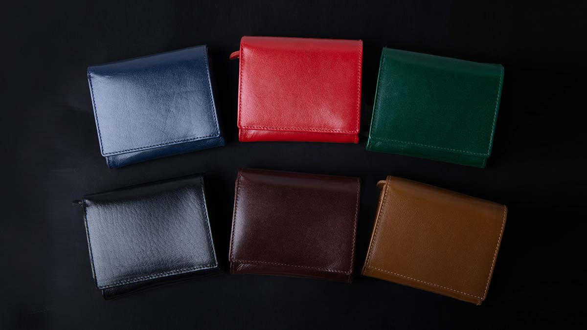 防水性を兼ね備えた「てのひらにおさまる二つ折り財布」FOLIO2.0