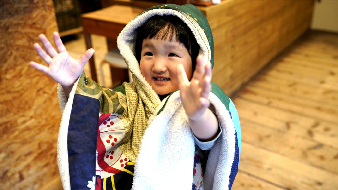 シングルファミリーの子どもたちに笑顔のクリスマスを！～えんとつ町の