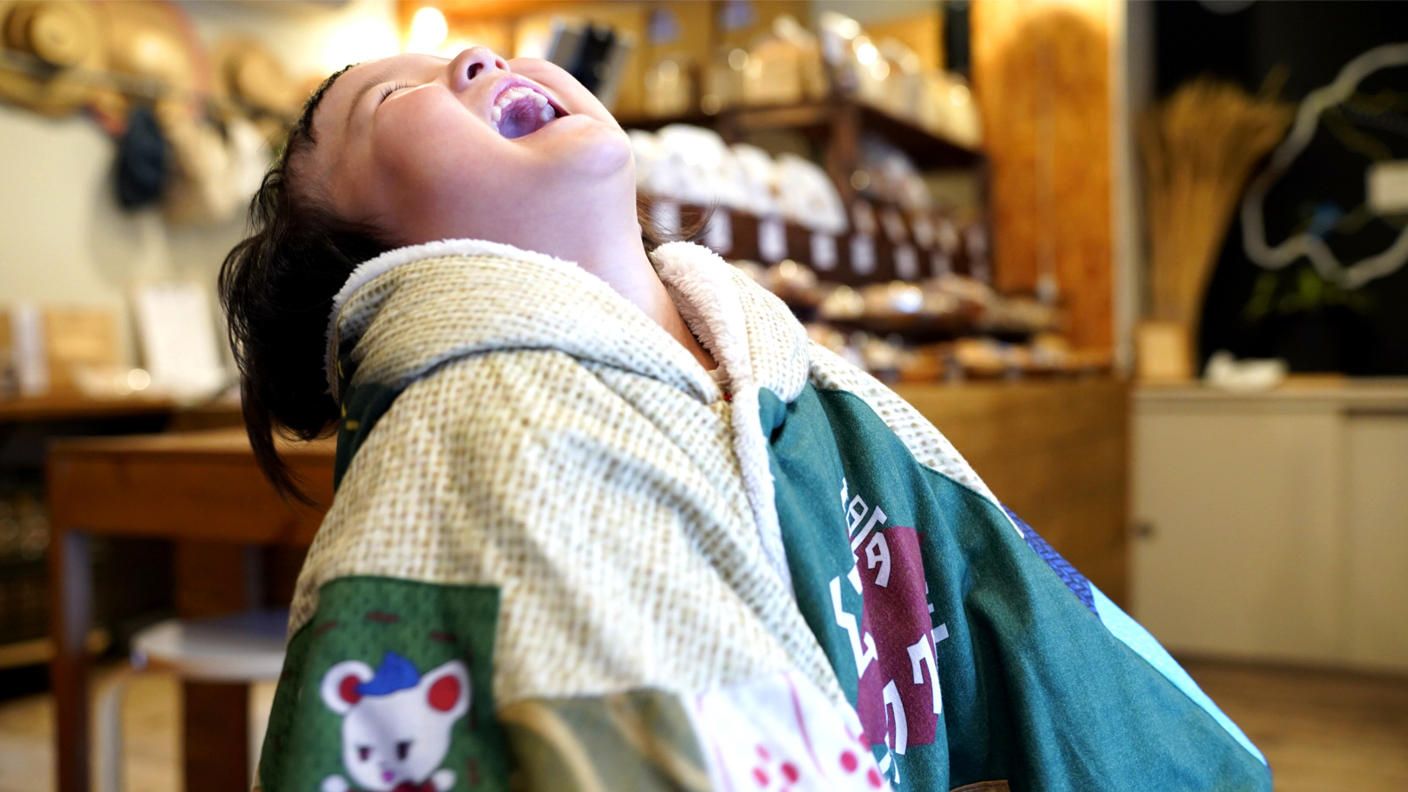 クラウドファンディングプロジェクト：シングルファミリーの子どもたちに笑顔のクリスマスを！～えんとつ町のプペルのポンチョを届けたい～