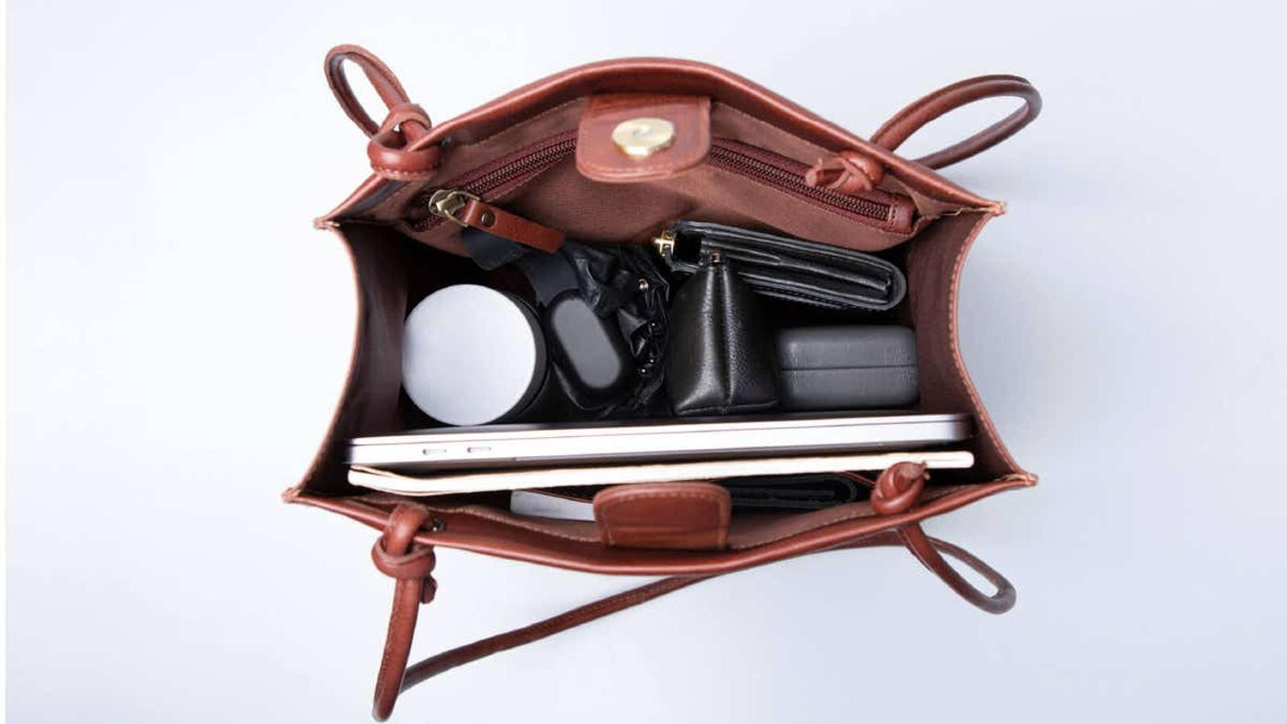 クラウドファンディングプロジェクト：持ちづらさを解決！持ち手の長さ調節で身長に合わせて持てる2way縦型トートバッグ Tatet