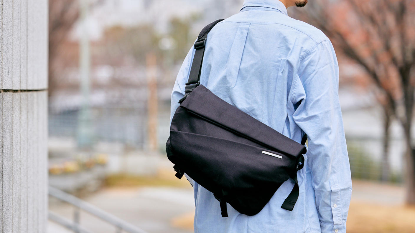クラウドファンディングプロジェクト：14インチPC、ペットボトルまで収納！拡張型大型スリングバッグ｜NIID MEGA PRO