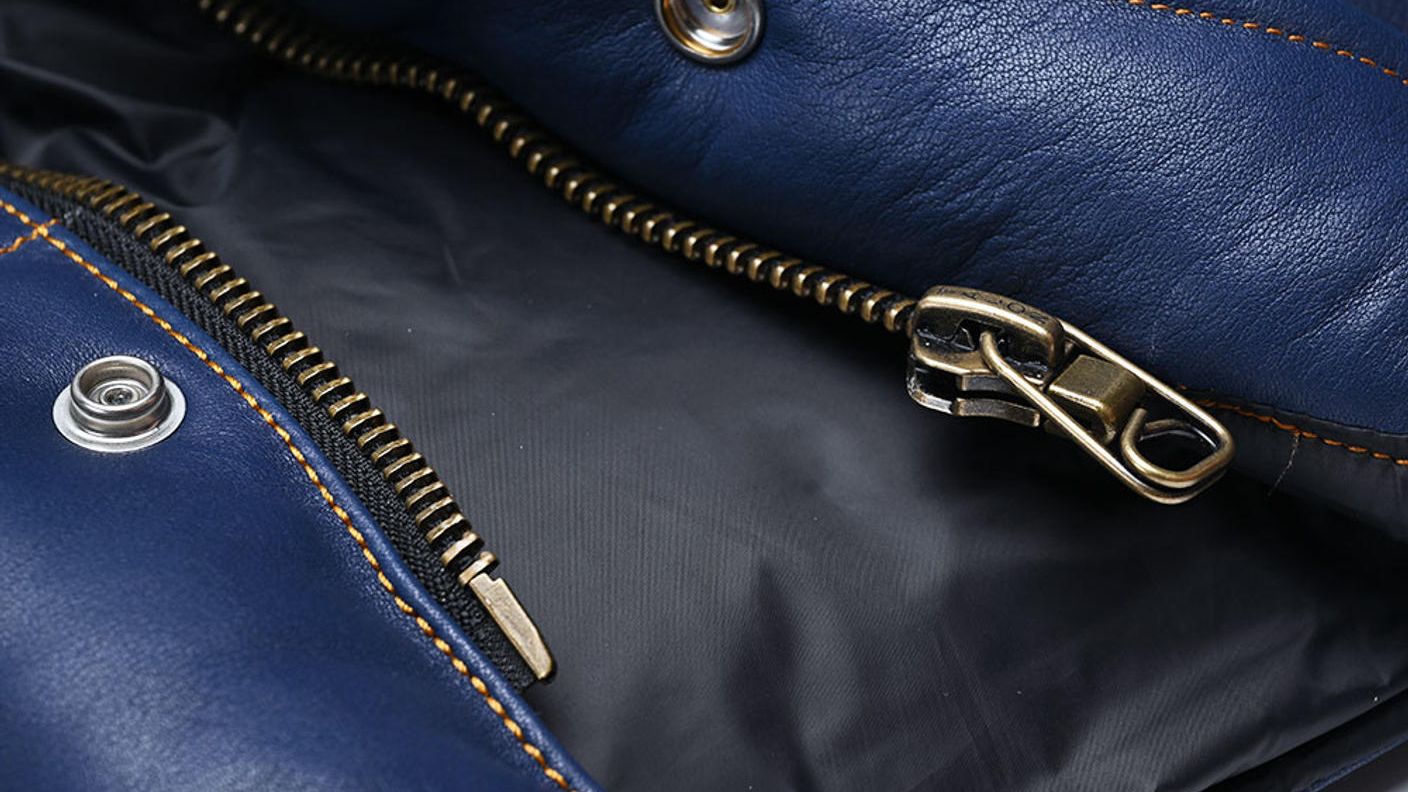 クラウドファンディングプロジェクト：デザイン性と機能性を兼備した、最上級のレザーダウンジャケット