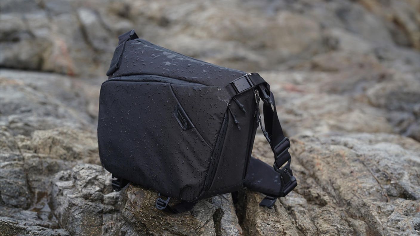 クラウドファンディングプロジェクト：21種類ポケット搭載！バッグ内の仕切りもカスタマイズ「Pixel Sling」