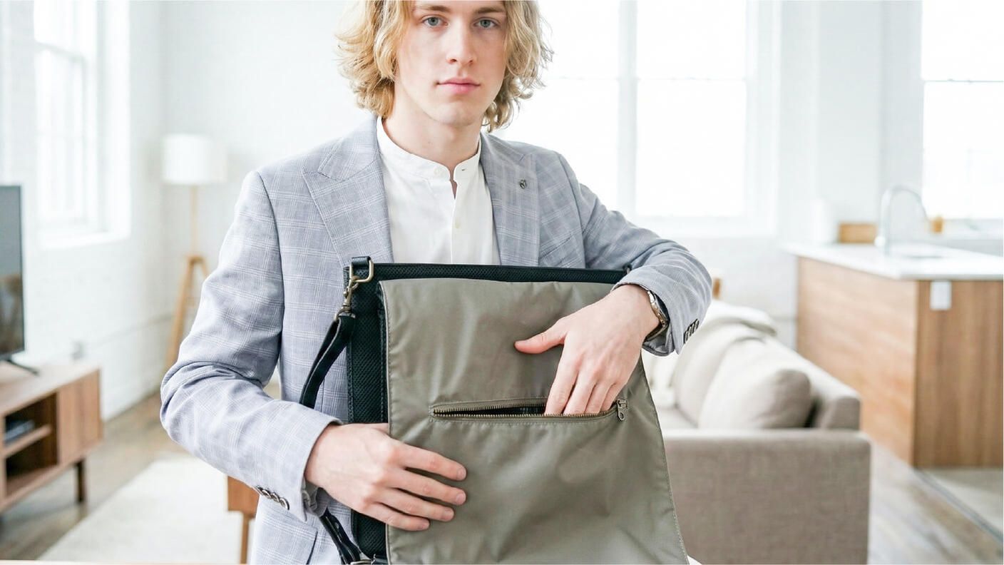 クラウドファンディングプロジェクト：【3秒アクセス×5ポケット】改札も会計も片手で完結国産撥水イタリア革ショルダー