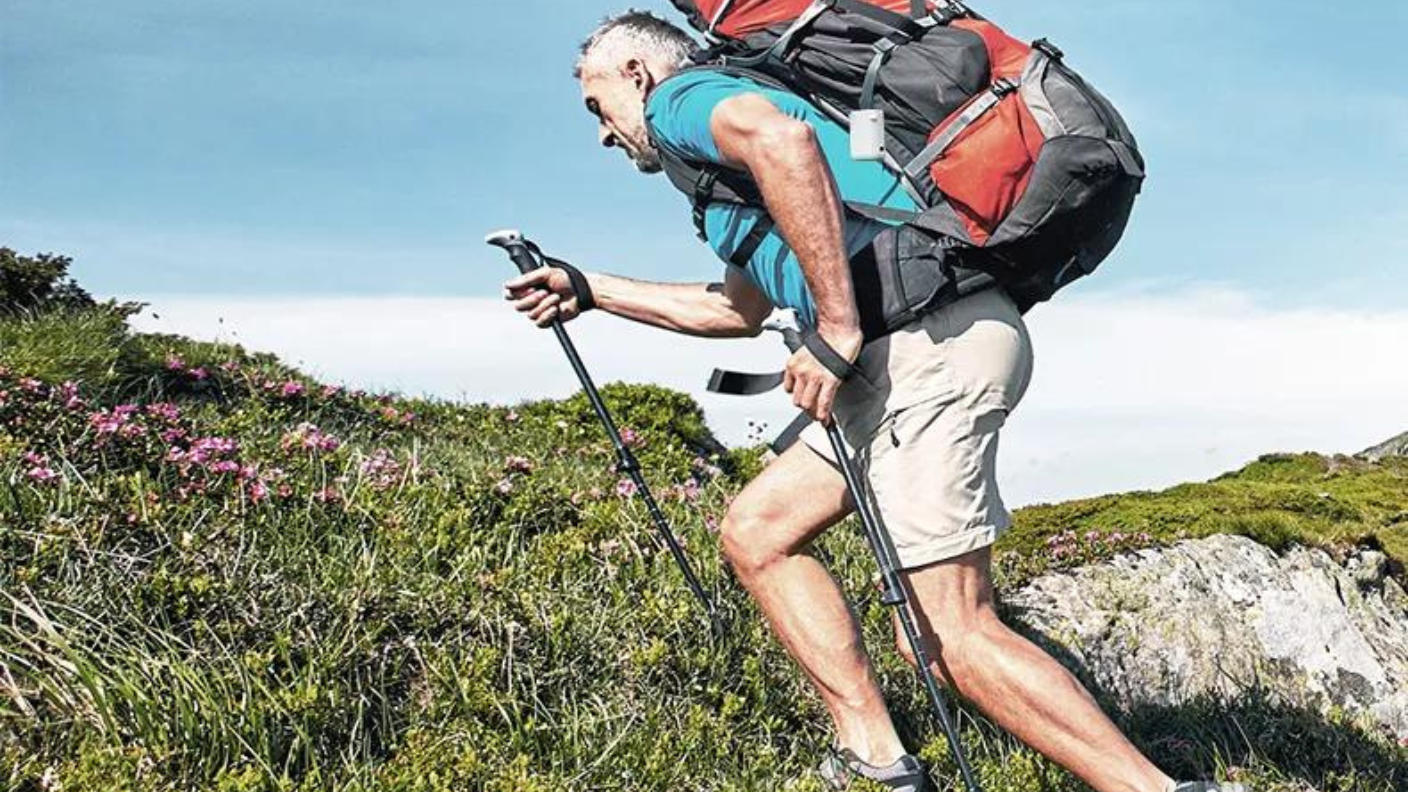 クラウドファンディングプロジェクト：どこでも空気入れ・抜き！スマホの充電も！便利な 超小型4 in 1キャンプライト