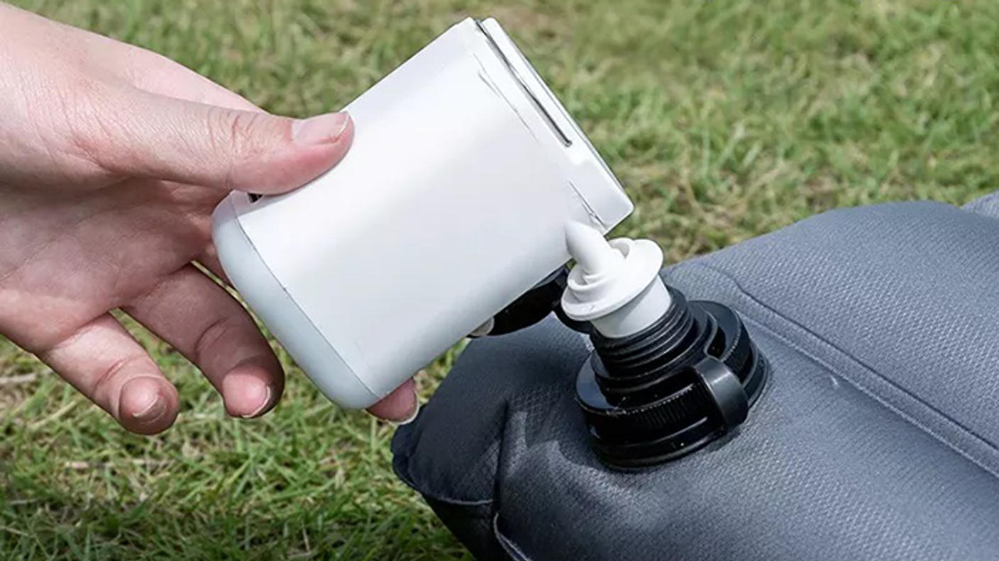 クラウドファンディングプロジェクト：どこでも空気入れ・抜き！スマホの充電も！便利な 超小型4 in 1キャンプライト