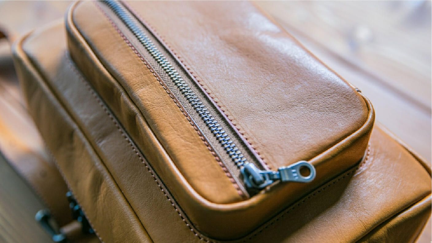 クラウドファンディングプロジェクト：【ポケットに戻れない】3秒アクセス搭載 東京レザーの3WAYボディバッグ【7営業日以内で発送】