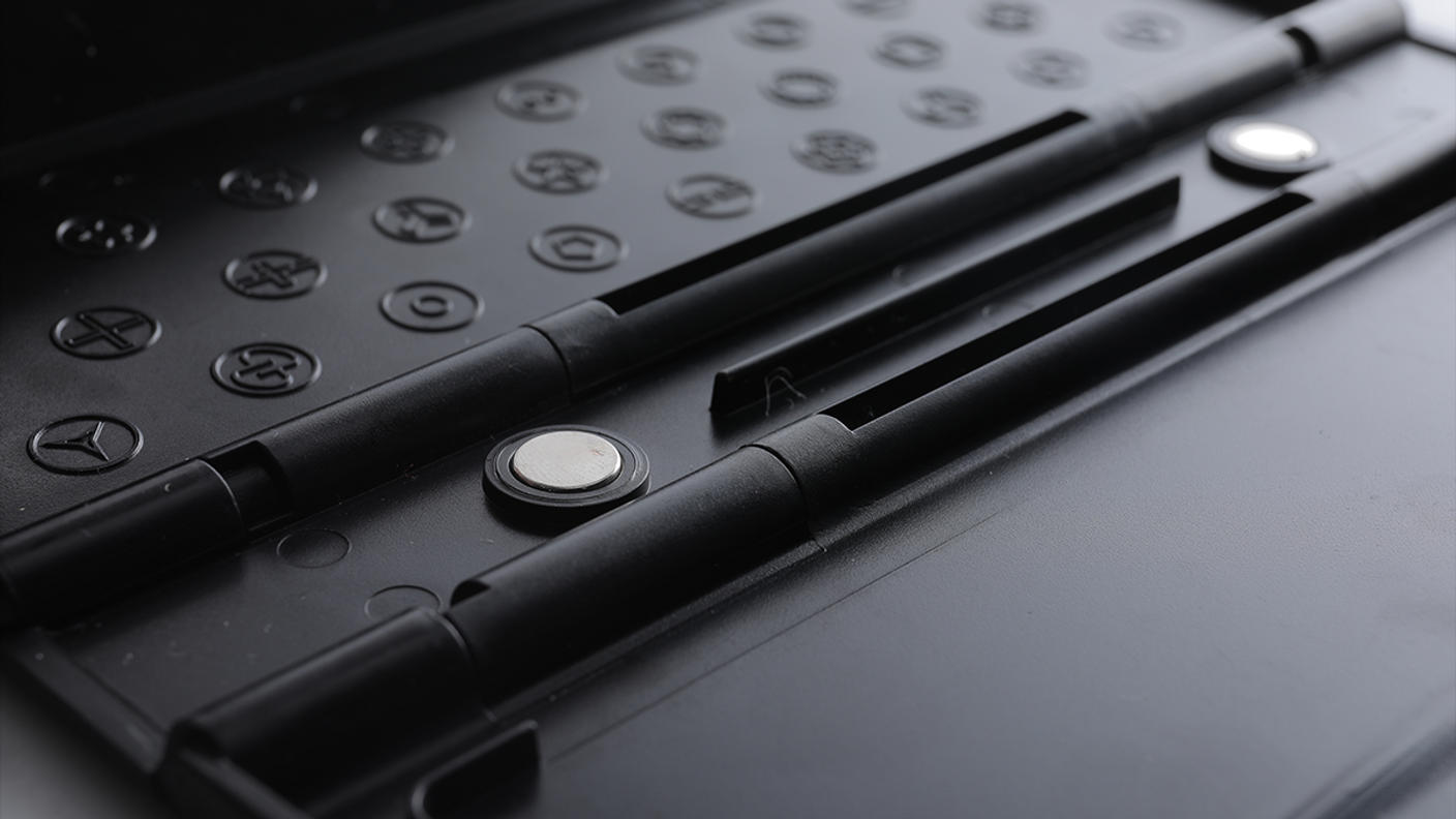 クラウドファンディングプロジェクト：自由自在に磁力を操れる安定感抜群の多機能精密ドライバーセット【HBT-471】