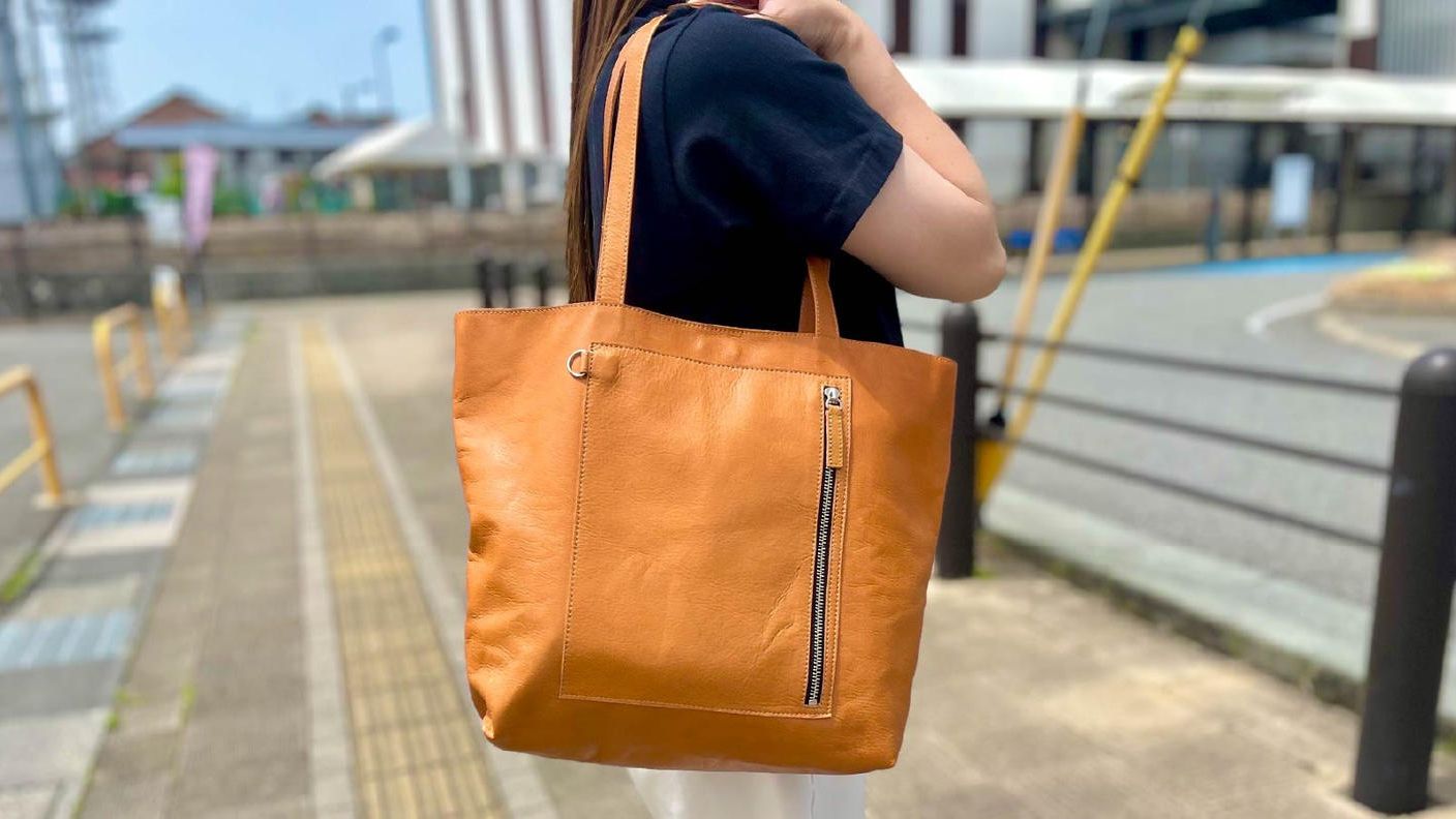 クラウドファンディングプロジェクト：デッドストック革を愛着の湧くモノへ。軽くて折り畳める！本革をラフに楽しむバッグ