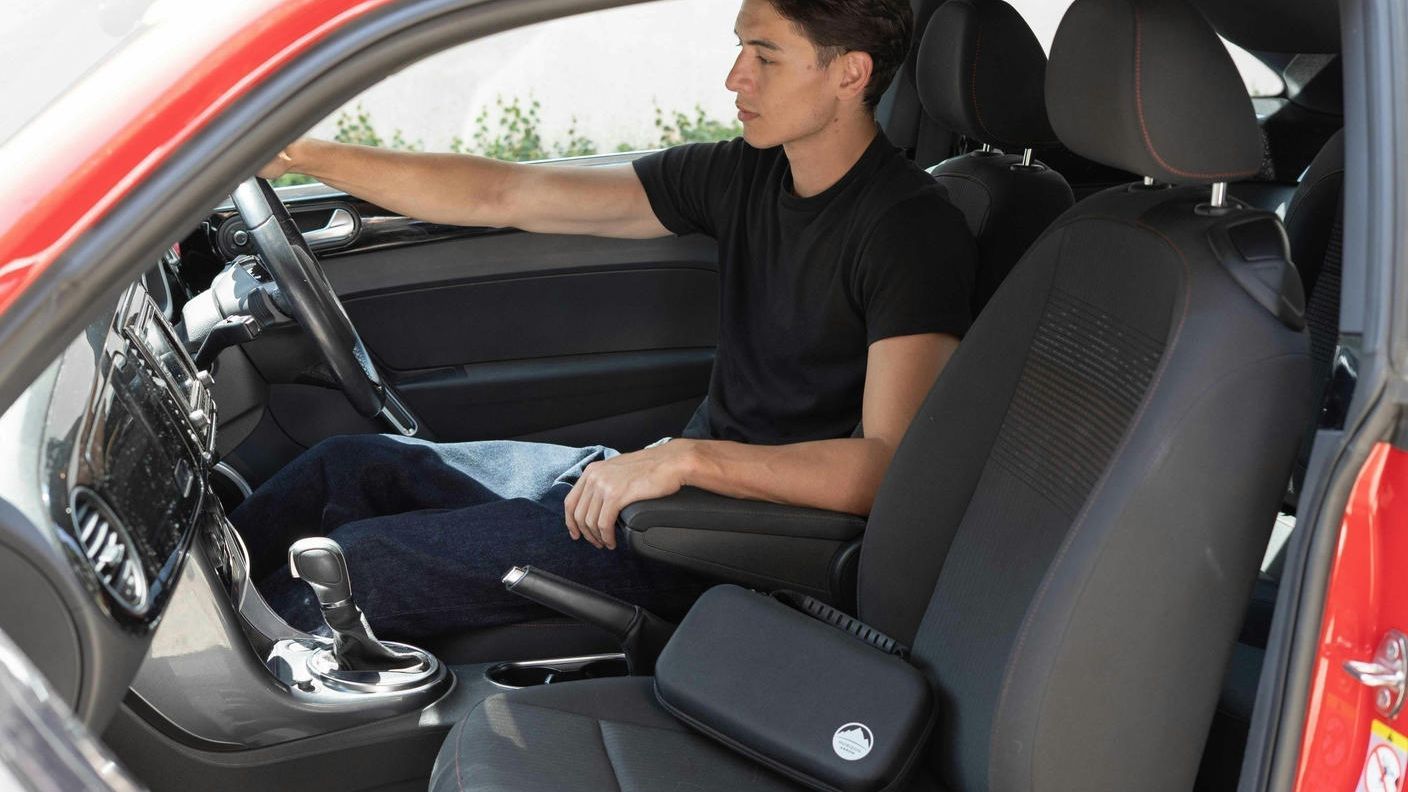 クラウドファンディングプロジェクト：【リチウムイオン非搭載】充電不要 スーパーキャパシタ式 ジャンプスターター