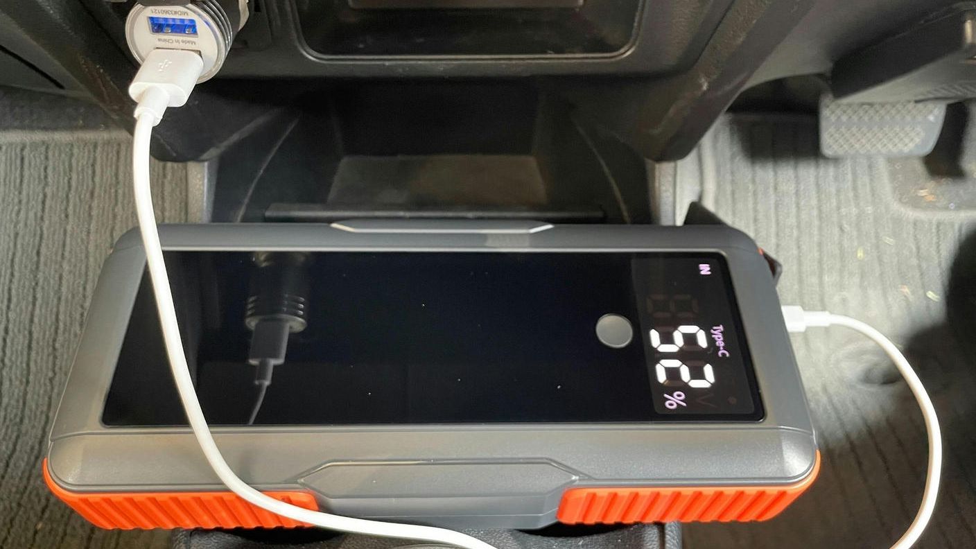 クラウドファンディングプロジェクト：【リチウムイオン非搭載】充電不要 スーパーキャパシタ式 ジャンプスターター