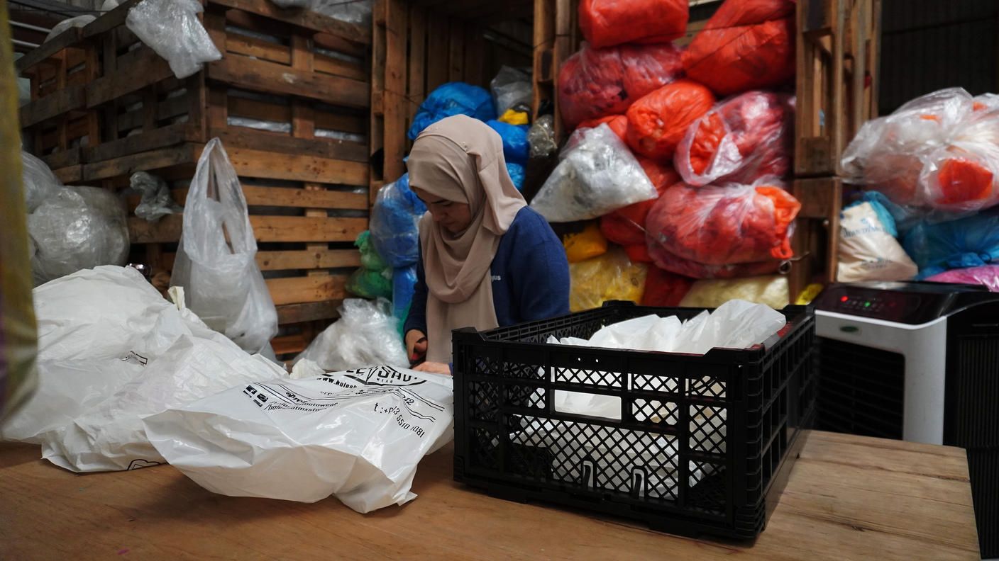 クラウドファンディングプロジェクト：マレーシア発 環境問題に向き合う。.bungkus（ブンクス）バッグの挑戦