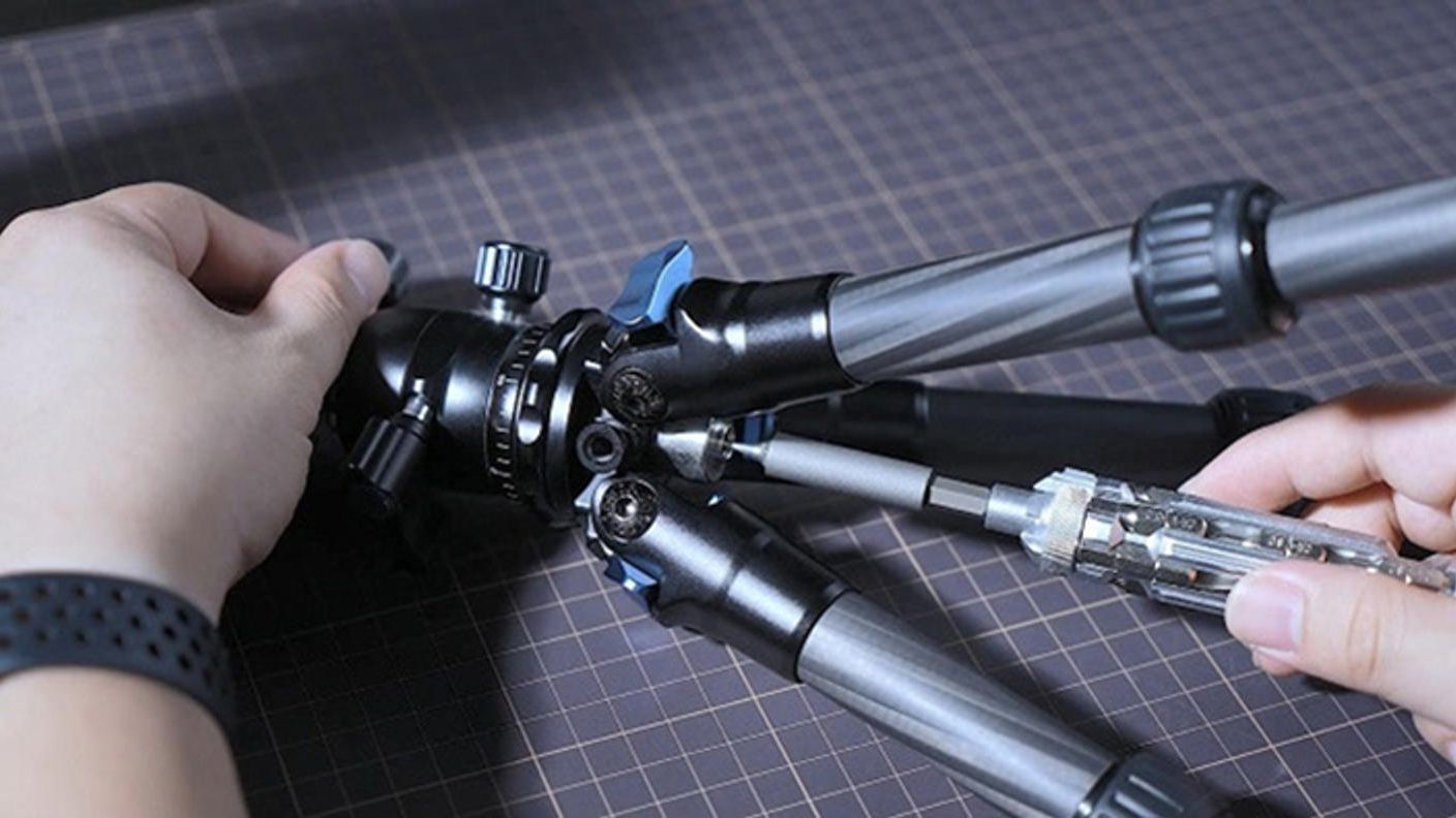 クラウドファンディングプロジェクト：内蔵ハンドルで回しやすい！18ビット収納式ドライバー【SYMTIK S1】 