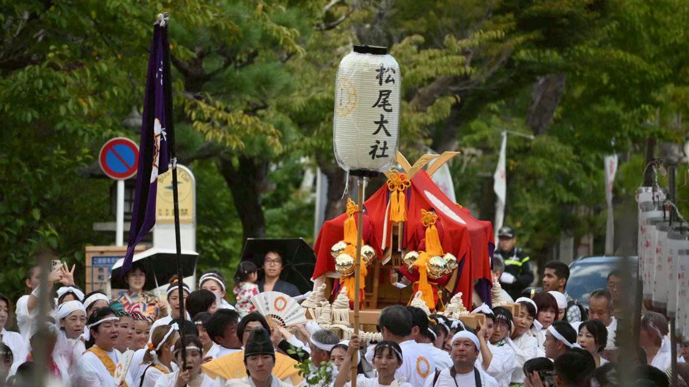 クラウドファンディングプロジェクト：京都随一の女神輿　白木状態の神輿を完成させ、松尾大社の大切な祭りに一層の華やぎと活気をもたらしたい