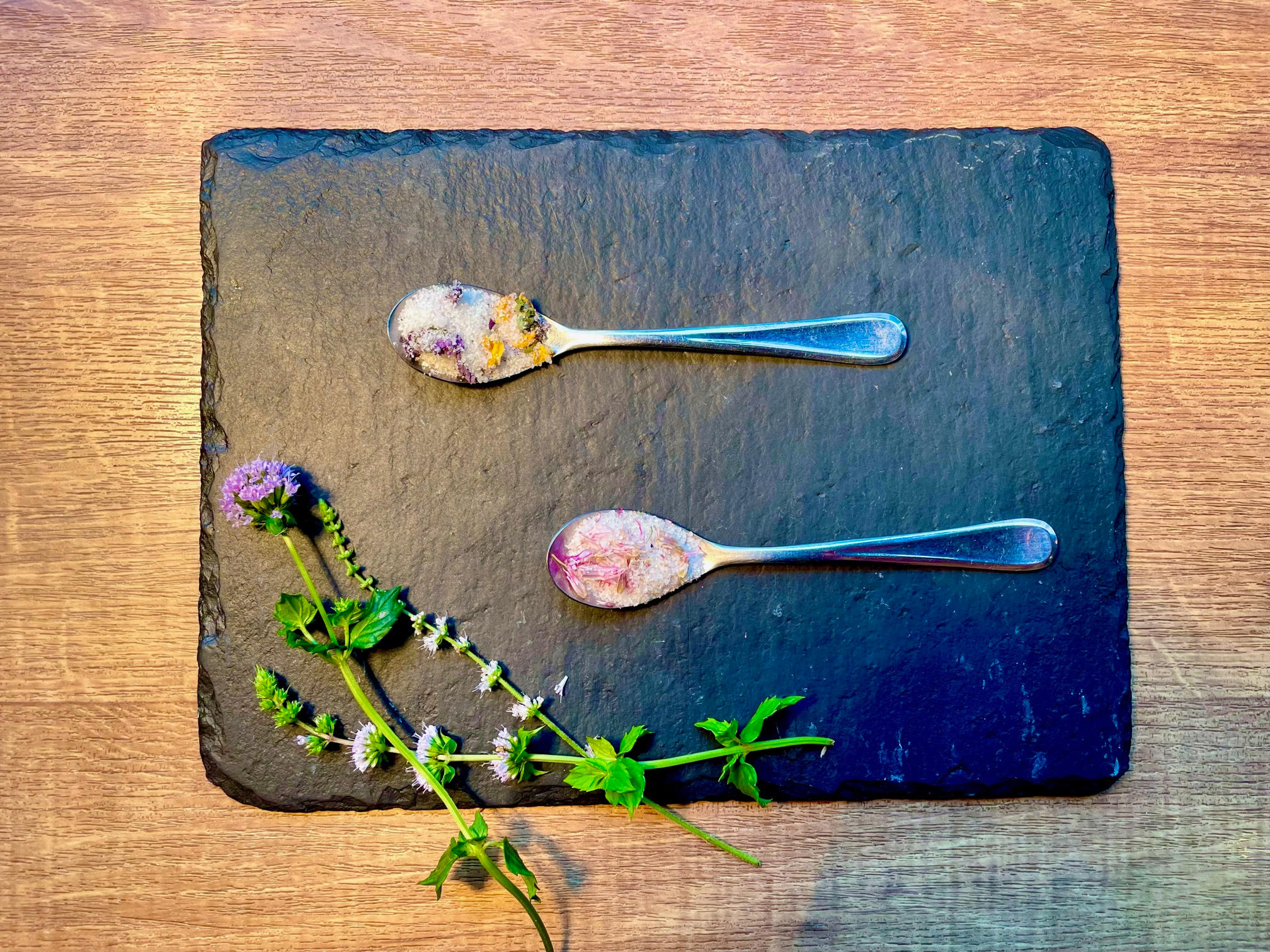 見て楽しむから、食べて楽しむへ！エディブルフラワーのお菓子を五つ星