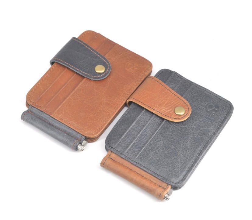 内側収納だけじゃない！】外側までみっちり収納できる「薄型カード