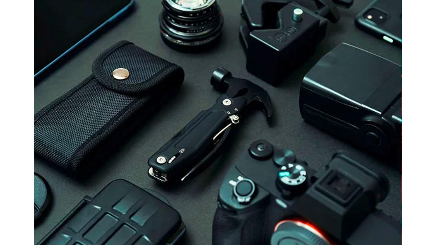 手のひらサイズの道具箱】頼れるキャンプの相棒、超軽量260gマルチ