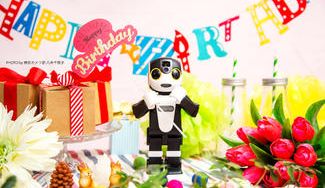 クラウドファンディングプロジェクト：シャープが手がけるモバイル型ロボット電話「ロボホン」1周年記念プロジェクトで限定アイテムを販売