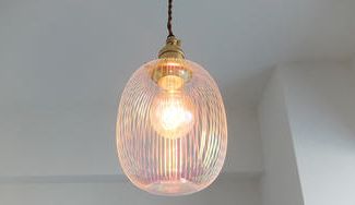 クラウドファンディングプロジェクト：誰もが笑顔になる瞬間をつくりたい。シャボン玉のような繊細な形とゆらめき、光と影を愉しむアート照明。