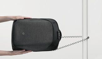 クラウドファンディングプロジェクト：究極のスマートバックパック「Click Pack」日本デビュー1周年記念プロジェクト