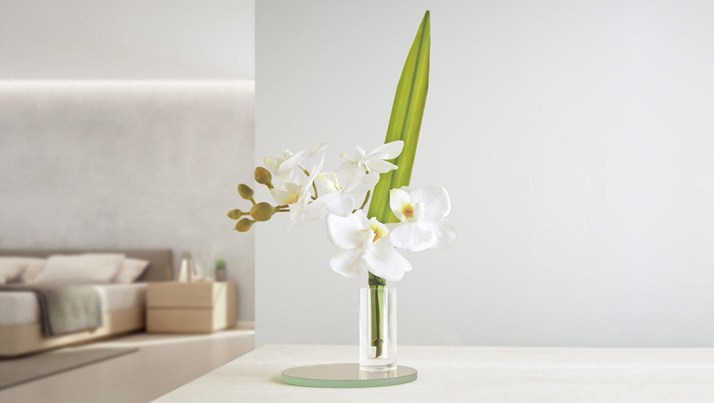 草花と光を生ける】光学ガラスの総合加工メーカーがつくる、シンプルな