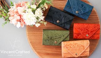 クラウドファンディングプロジェクト：とっても小さな優れもの。使い方は十人十色。日本の革職人が作る手のひらサイズのマルチカードウォレット